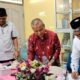 Ketua ICMI Kota Langsa, Dr. Basri dan Ketua MPD Kota Langsa Dr. Zainuddin saat menandatangani MoU dorong peningkatan kualitas pendidikan di kantor MPD daerah setempat, Selasa (16/7). Waspada/dede