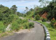 Jalan Dua Jalur Belakang Kantor Bupati Tapsel Rusak Parah