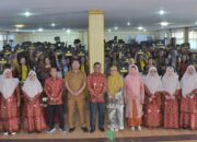 Rektor UM Tapsel Kukuhkan 146 Guru Profesional