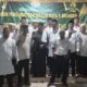 BKM Masjid Raya P.Brandan periode 2024-2029 Foto bersama ustadz Prof KH Ridwan Muhammad Yusuf di Halaman Masjid Raya P.Brandan, Selasa (16/7/24) malam. Waspada/Boy Aprizal