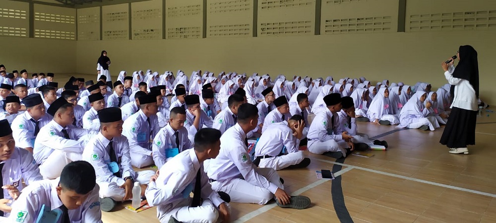 SMA Nurul 'Ilmi Padangsidimpuan Bangun Karakter Siswa Baru Cerdas Belajar SMA Nurul 'Ilmi Padangsidimpuan Bangun Karakter Siswa Baru Cerdas Belajar