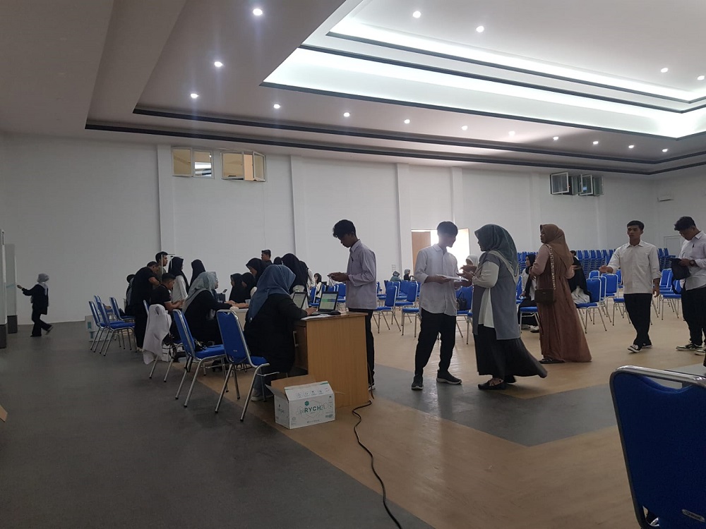 TEST kesehatan cama oleh tim Kesehatan Unaya, Sabtu (13/7). (Waspada/Khairul Boangmanalu)