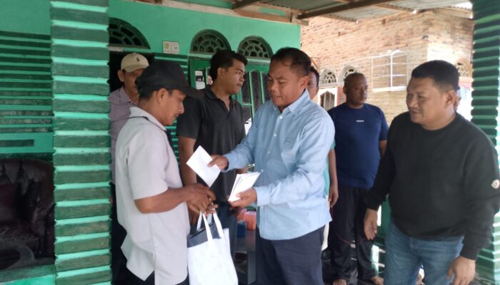 Bupati Darma Wijaya Bantu Korban Angin Puting Beliung