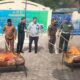 Kepala Bea Cukai Langsa, Sulaiman didampingi unsur Forkompinda Kota Langsa saat musnahkan barang ilegal hasil penangkapan, di kantornya, Selasa (23/7). Waspada/Rapian