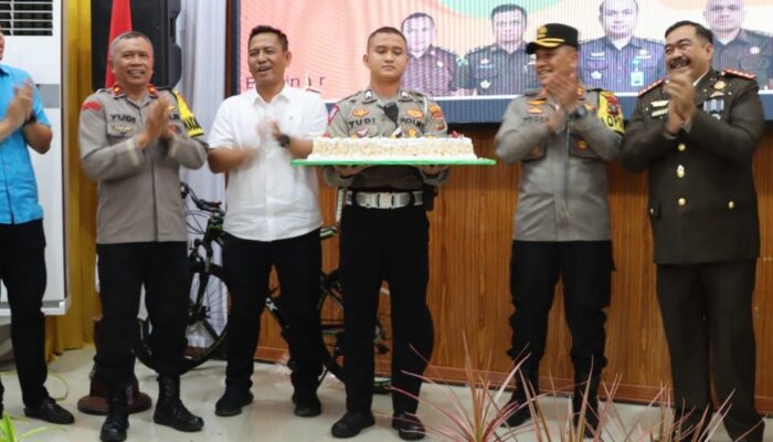 Kapolres Kejutkan Kajari P.Siantar Di HBA Ke-64