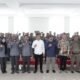 Pj Wali Kota Tebingtinggi, Dr Moettaqien Hasrimi, S.STP, M.Si berfoto bersama pada kegiatan Bimtek Satgas Linmas. Waspada/Kristian Brahmana