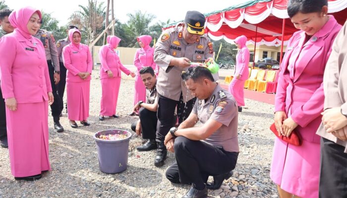 Kapolres Palas Tepung Tawari Personel Naik Pangkat