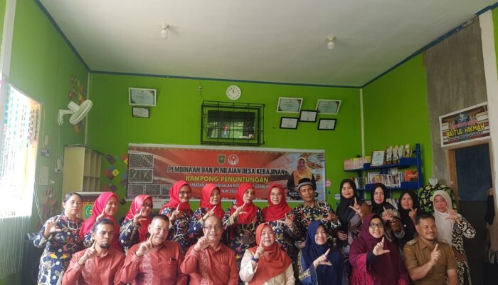 Menjadi Desa Kerajinan, Penuntungan Dikunjungi Tim Pembina Dan Penilai