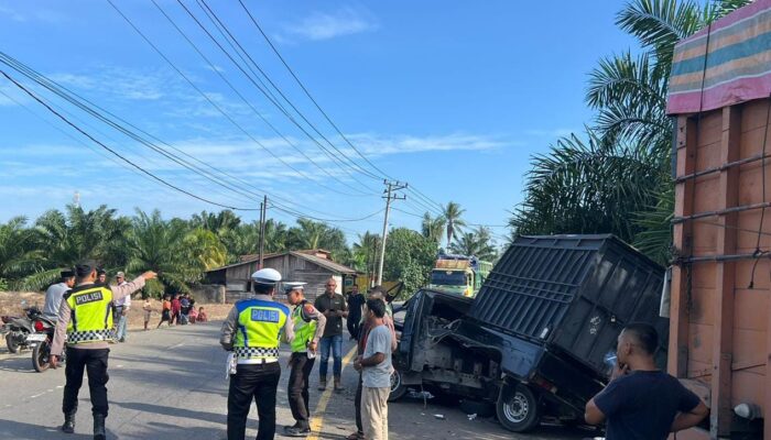 Supir Mengantuk, L-300 Kontra Intercooler Di Aceh Timur
