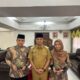 Pj Wali Kota Tebingtinggi, Dr Moettaqien Hasrimi, S.STP, M.Si berfoto bersama kafilah Kota Tebingtinggi yang berhasil juara pada MTQ ke-39 tingkat Provinsi Sumatera Utara. Waspada/Kristian Brahmana