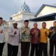 Plt. Direktur Pendidikan Diniyah dan Pondok Pesantren (PD-Pontren) Kemenag RI Prof. Dr. H. Waryono Abdul Ghofur bersama utusan Kanwil Kemenag Aceh saat mengunjungi Dayah Ruhul Qurani di Meulaboh Aceh Barat, Senin (29/7).(Waspada/Ist)