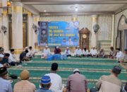 Para jamaah dari berbagai daerah ikut menyimak prosesi Tasmi' Al-Qur'an 30 Juz di Masjid Agung Darussalihin Idi, Aceh Timur, Senin (29/7). Waspada/H. Muhammad Ishak