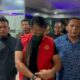 Juanda digiring penyidik Kejari Binjai saat akan dibawa ke Lapas Kelas IIA Binjai, Jalan Gatot Subroto, Binjai Barat, Selasa (30/7) malam. (Waspada/ist)