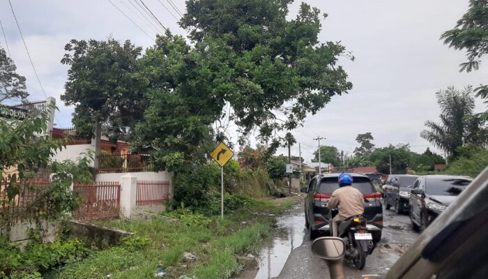 Jalan Provinsi Jurusan P.Siantar – Raya Rusak Lagi