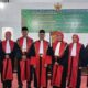 Ketua Pengadilan Tinggi Aceh Suharjono melantik dan mengambil sumpah jabatan lima KPN di Aceh dan sekaligus serahterima jabatan KPN di Balai Tgk Chik Ditiro gedung Pengadilan Tinggi Banda Aceh, Rabu (31/07/24).(Waspada/T.Mansursyah)