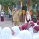 Tampak Pj. Wali Kota Sabang, Reza Fahlevi didampingi Bunda Paud, Kamelia Nasri meninjau beberapa sekolah Paud hari pertama masuk sekolah. (Waspada/ist)