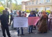 Masyarakat Paya Udeun Tolak Plt Kades