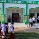 Apel perdana masuk sekolah di SD IT Ibnu Hasan Yayasan Abu Halif Desa Benua Raja. Kec. Rantau Aceh Tamiang, Senin (15/7). Waspada/ist