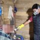 Tim Inafis Satreskrim Polres Aceh Timur melakukan identifikasi mayat M Saleh di warung kopi miliknya di Gampong Babah Krueng, Peureulak Timur, Aceh Timur, Rabu (3/7). Waspada/Ist.