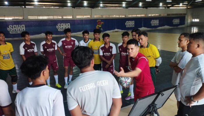 Eks Timnas Semangati Pemain Futsal Aceh
