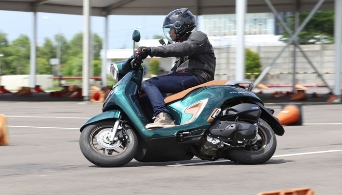Berkendara Nyaman, Pastikan Barang Ini Ada Di Bagasi Motor