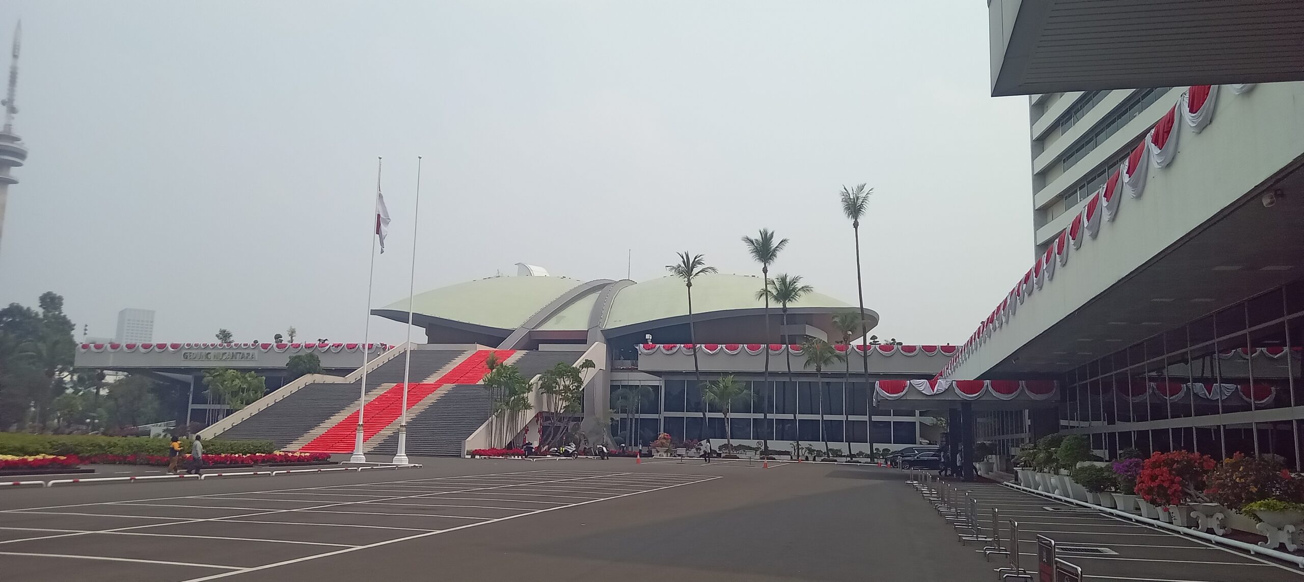 Selesaikan 160 UU, Komisi II DPR RI Periode 2019-2024 Raih Rekor MURI