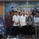 KEPALA Kantor Wilayah Kementerian Agama Provinsi Sumatera Utara H. Ahmad Qosbi, S.Ag, MM. Ketua Tim HDI Kanwil Kemenagsu H. Mulia Banurea, S.Ag, M.Si bersama panitia dan undangan foto bersama. Waspada/ist