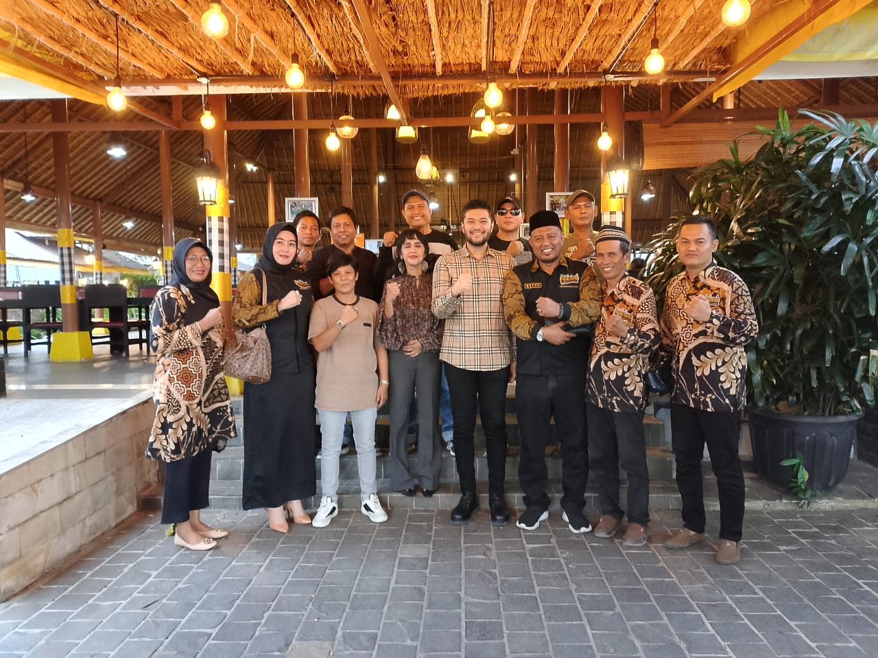 El Adrianshah Tuai Banyak Dukungan