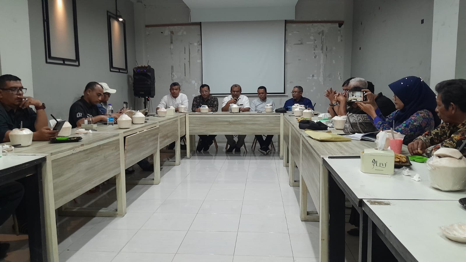 Kepala Rutan Kelas IIB Tarutung, Ismet Sitorus menyampaikan arahan saat upacara pembukaan PORSENI dalam rangka memeriahkan perayaan Hari Pengayoman ke-79 tahun, Jumat (2/8). Waspada/ist