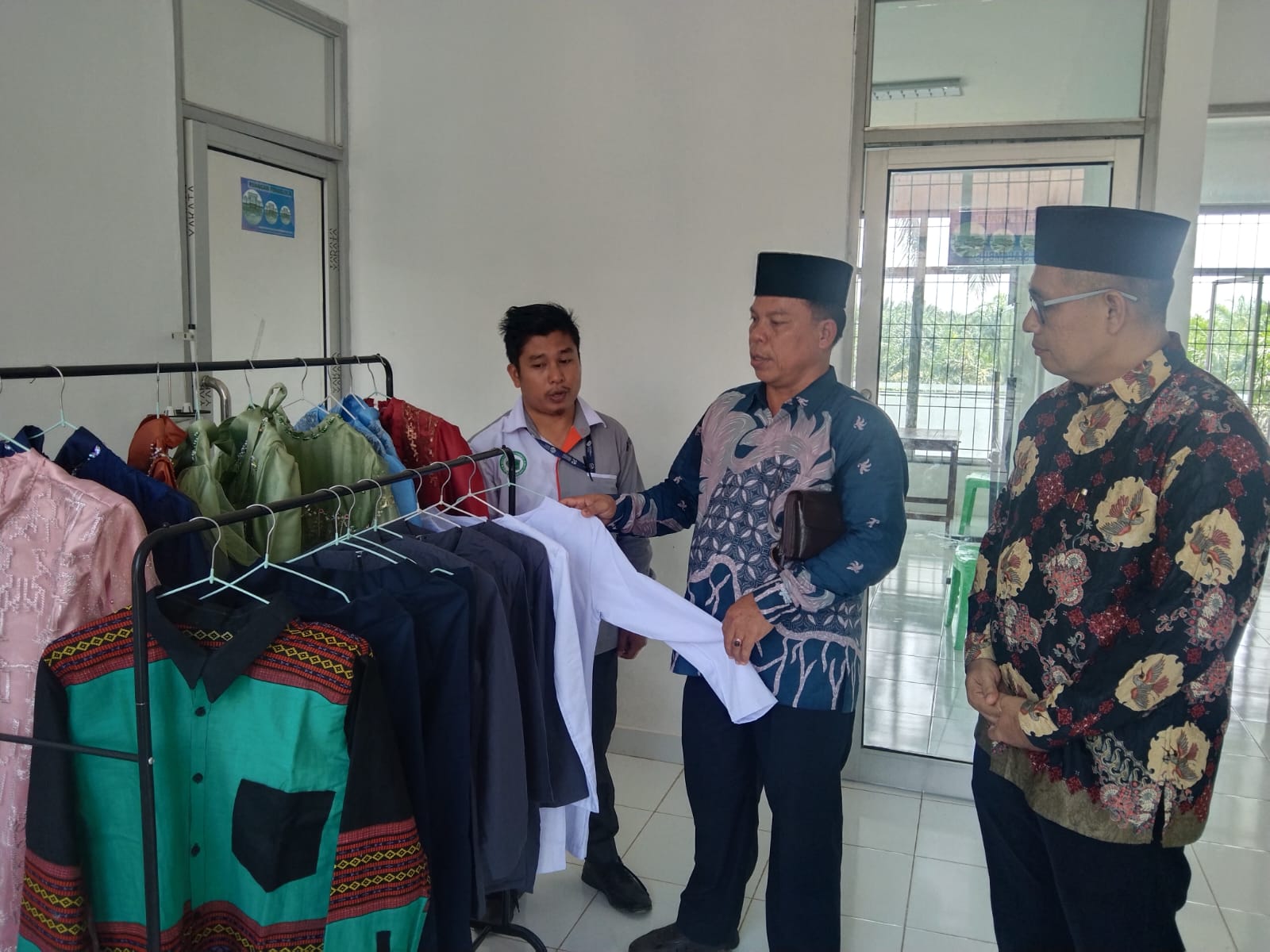 Hasil Jahitan Peserta Pelatihan BLKK Ponpes Ruhul Islam Diapresiasi