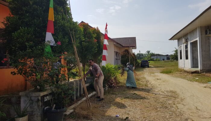 Gotong Royong Pemasangan Umbul-umbul Dan Bendera Mulai Di Subulussalam