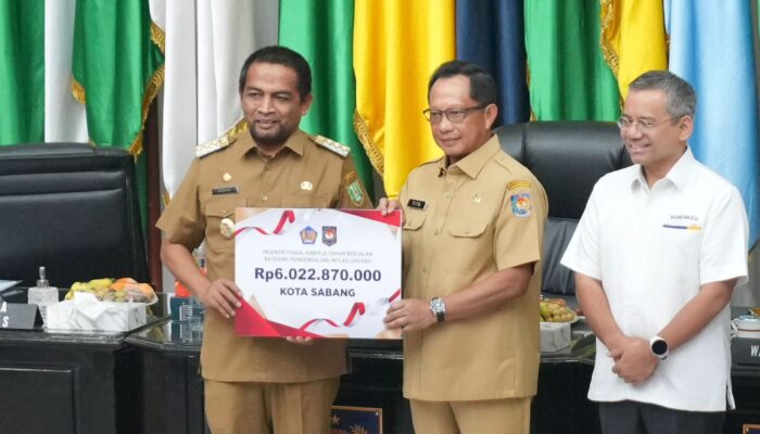 Pemko Sabang Dan Nagan Raya Terima Penghargaan Insentif Fiskal Dari Mendagri