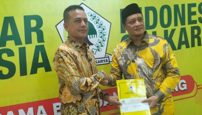 Musa Rajekshah Serahkan Rekom Partai Golkar kepada Pasangan PMA-AFN