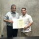 PUTRA Mahkota Alam Hasibuan, SE terima SK rekomendasi partai Gerindra diserahkan sekjen DPP partai Gerindra, H. Ahmad Muzani, Selasa (6/8).(Waspada/Ist)