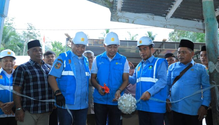 PLN UP3 Rantauprapat Hadirkan Senyum Kemerdekaan Warga 3 Dusun Di Labura