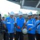 Secara simbolis Manager PLN UP3 Rantauprapat, Sendy Rudianto (tengah) bersama Bupati Kabupaten Labuhan Batu Utara, Hendriyanto Sitorus, S.E., M.M. (dua dari kiri) melakukan pemotongan pita penyalaan listrik desa di Kabupaten Labuhan Batu Utara, Kamis (8/8).