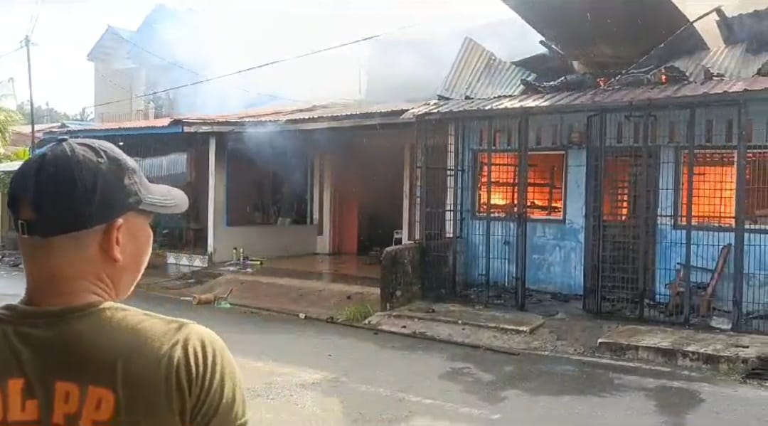 Kebakaran Di Nisel Hanguskan 3 Rumah Warga