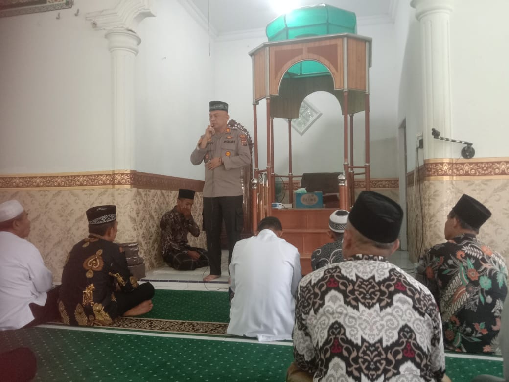 Kapolsek Perdagangan Gelar Jumat Curhat Di Masjid Al Ikhlas Bandar Silou