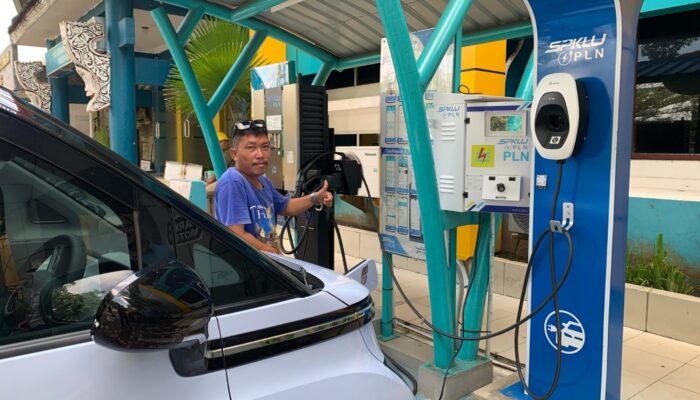 Pengguna Kendaraan Listrik Rasakan Kemudahan Isi Daya Di SPKLU