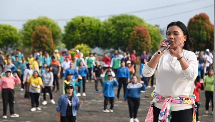 Sambut HUT Ke-79 RI, Pemkab Humbahas Senam Massal