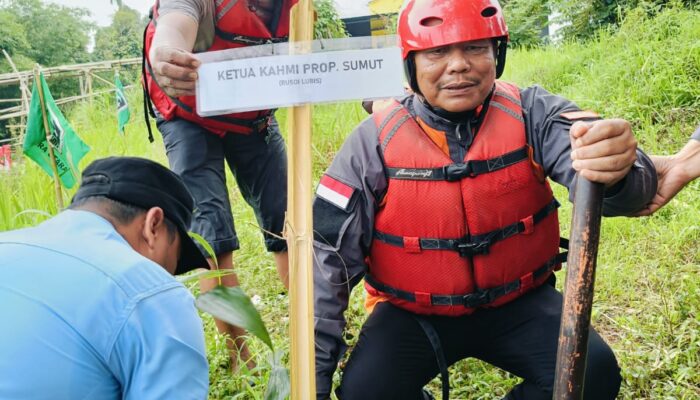 Sambut HUT RI, KAHMI-Forhati Sumut Susur Sungai, Penyuluhan Lingkungan Dan Tanam Pohon Di Binjai