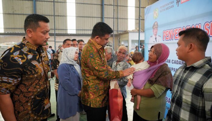 Bobby Nasution Serahkan BP-CBP Kepada 81.569 Keluarga Penerima Manfaat, 1.000 Nelayan Terima Kartu BPJS Ketenagakerjaan