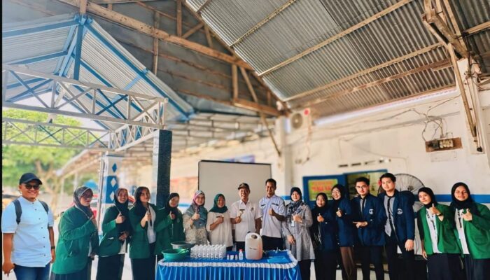 Tim Dosen UMA Dan UMN Edukasi Ibu-ibu Desa Batu Penjemuran Buat Obat Kumur Dari Daun Salam