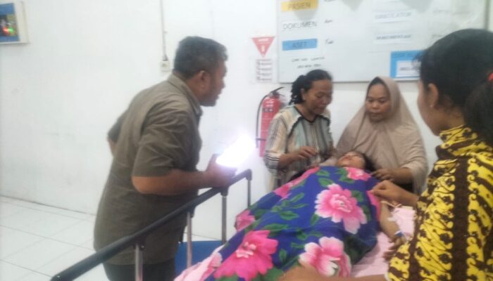 Tiga Remaja Disambar Petir Terpaksa Dilarikan Ke RSUD Sibuhuan