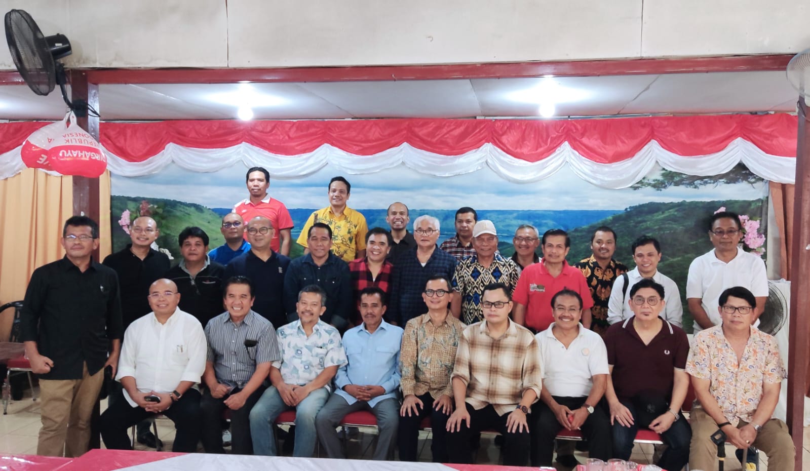 Dengan Doa, Toga Sihite Berangkatkan Birma Sinaga - Erwin Sihite Daftar Ke Pilkada Humbahas