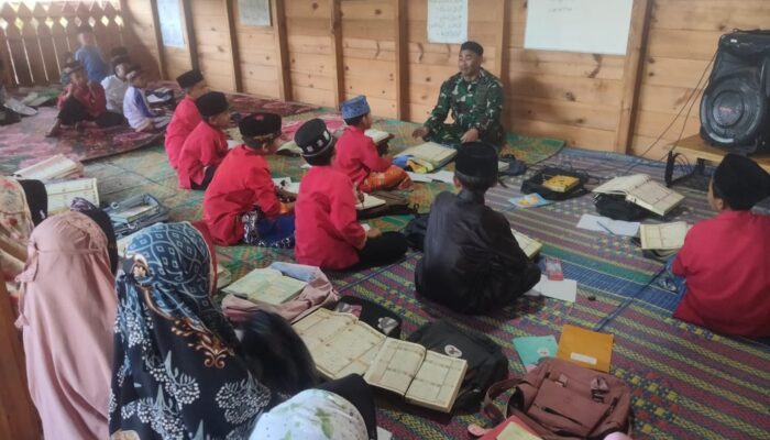 Salut! Bukan Hanya Fisik Ternyata Satgas TMMD Juga Ngajar Ngaji