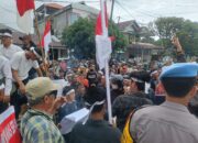 Ratusan Massa Geruduk KPU Nisel