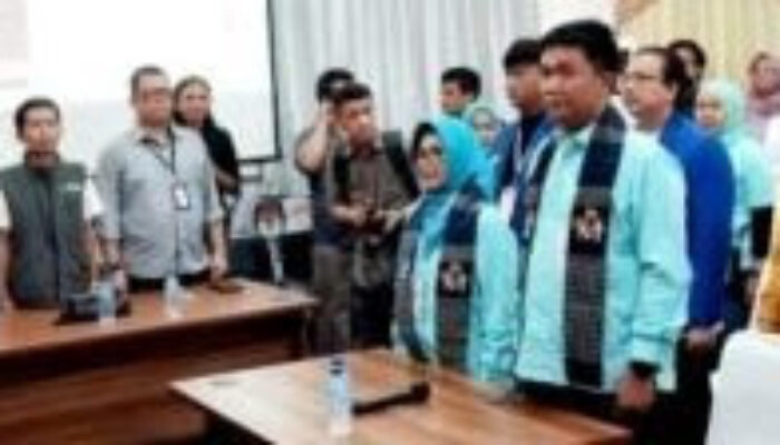 Petahana Bersama Pasangannya Daftar Ke KPU P. Siantar