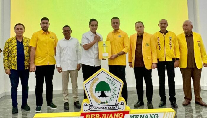 Partai Golkar Serahkan Rekomendasi B1KWK ke Rico-Zaki untuk Pilkada Medan