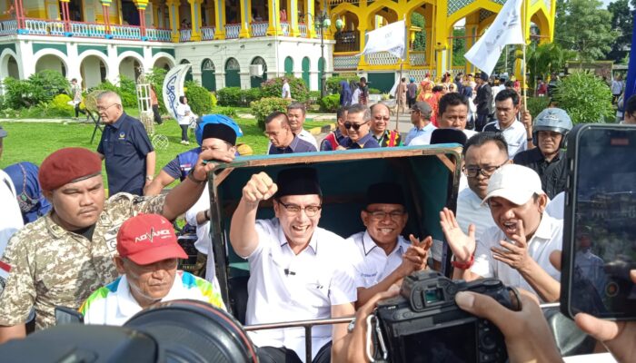 Ribuan Pendukung Antarkan Rico-Zaki Mendaftar ke KPU Medan